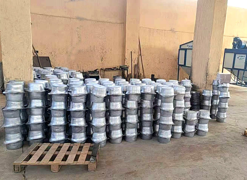 aluminum pots.jpg