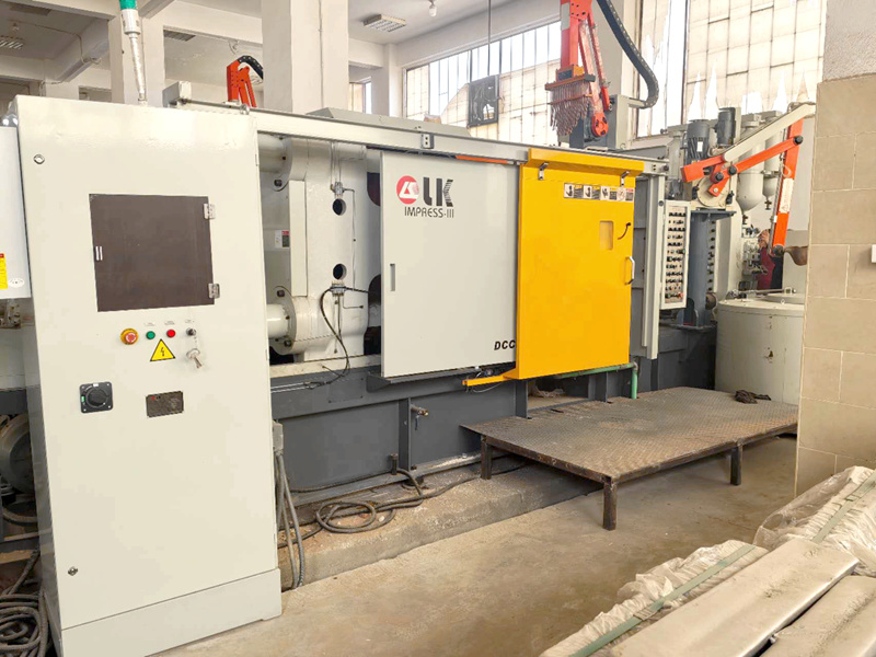 die casting machine DCC 800.jpg